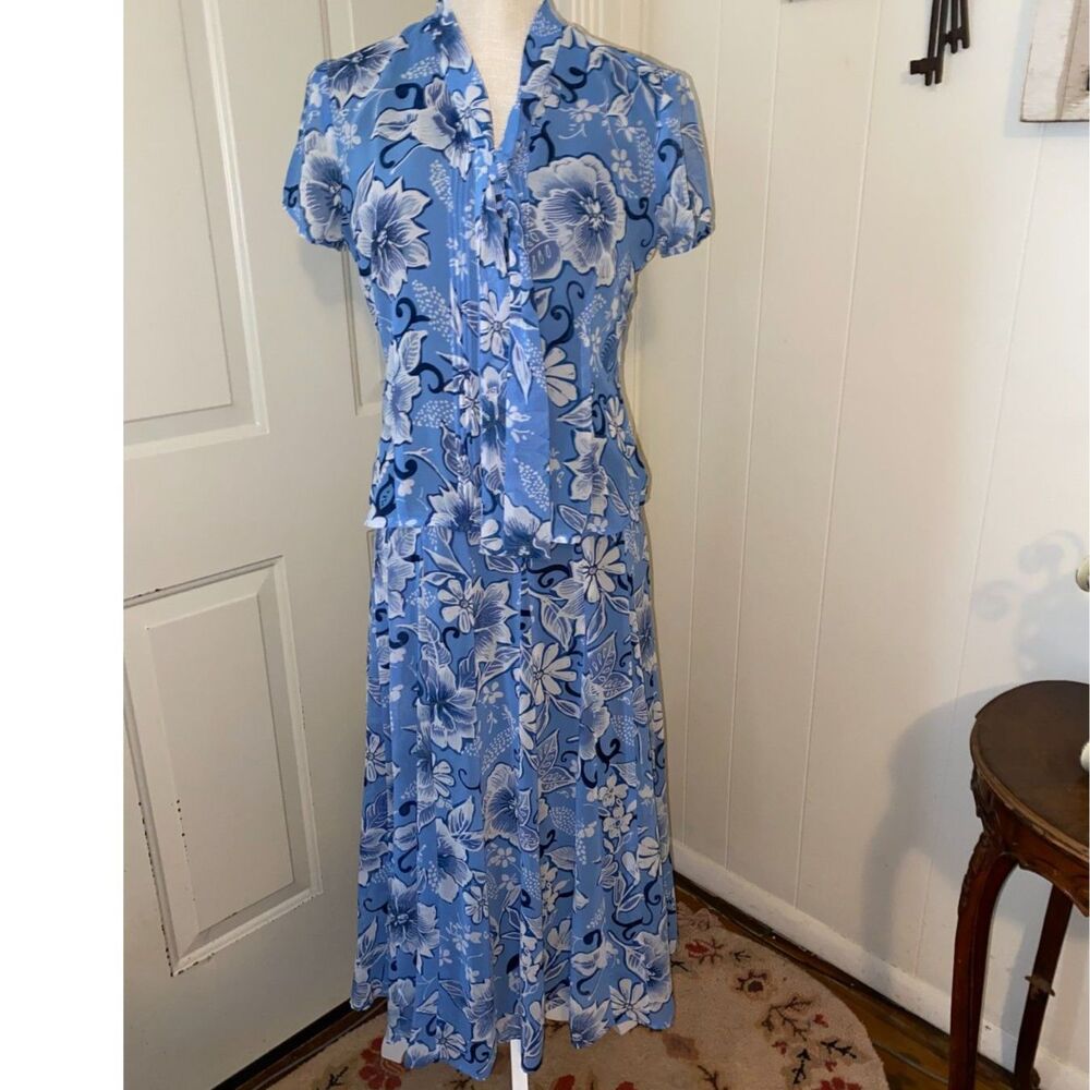 Jones Wear 2 Piece Floral Chiffon Top & Skirt Size 4
